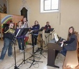 Jugendgottesdienst mit der \"Nachwuchsband\" Paul, Johanna und Laura Schmidt, Sarah und Lisa Kpfer, Katharina Kaiser